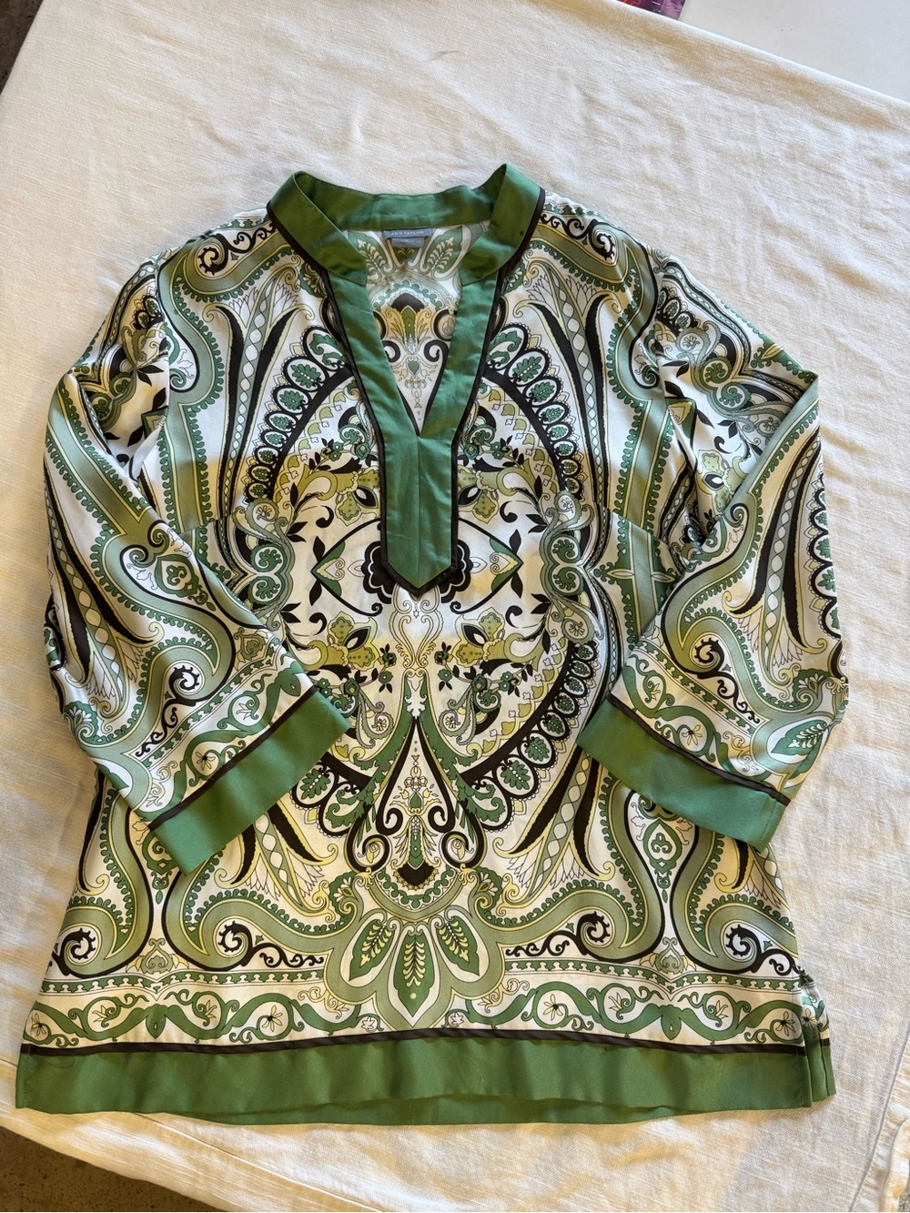 Ann Taylor Green Paisley V-Neck Tunic Blouse